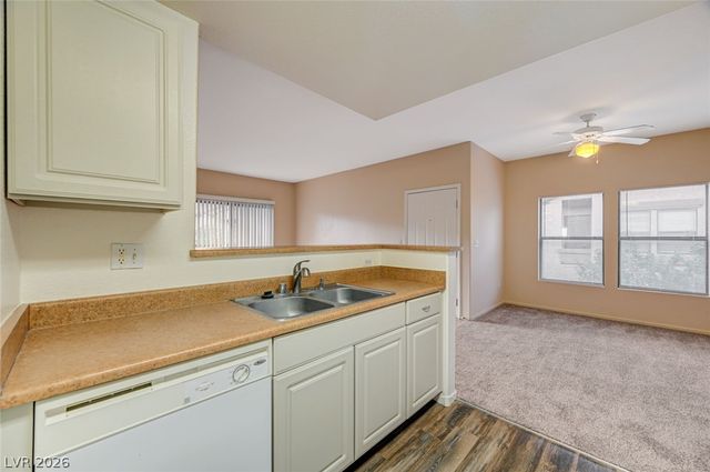 8250 North GRAND CANYON Drive 2093, Las Vegas, NV 89166