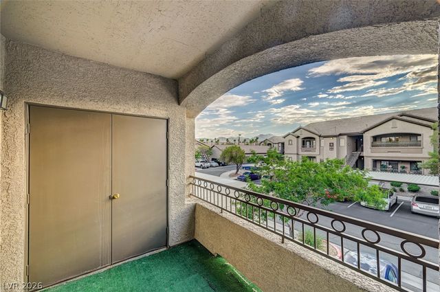 8250 North GRAND CANYON Drive 2093, Las Vegas, NV 89166