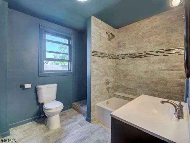 65 Glenwood Ave, East Orange City, NJ 07017