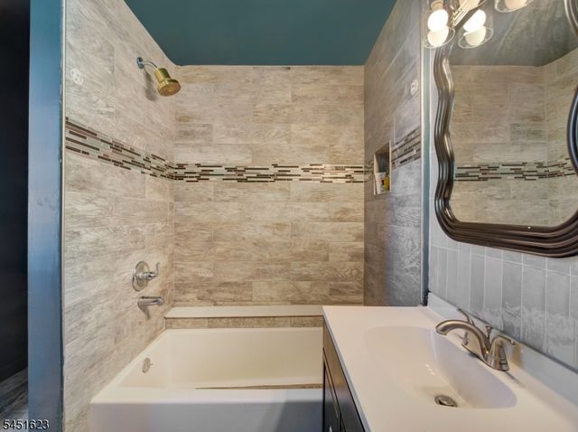65 Glenwood Ave, East Orange City, NJ 07017