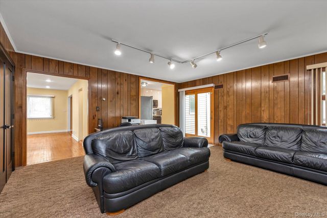 2000 Merrick Avenue, Merrick, NY 11566