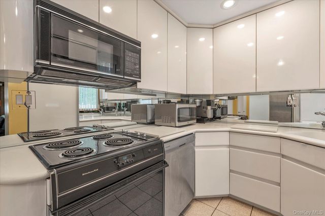 2000 Merrick Avenue, Merrick, NY 11566