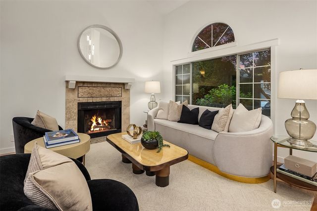 933 6th Place S, Kirkland, WA 98033