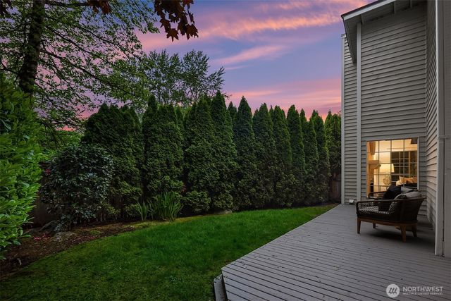 933 6th Place S, Kirkland, WA 98033