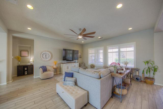 4014 Plaza Colina Lane NE, Rio Rancho, NM 87124