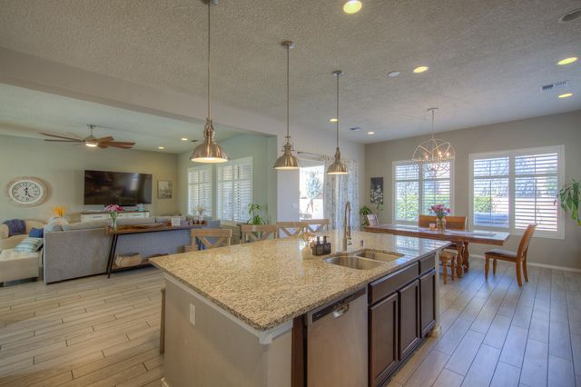 4014 Plaza Colina Lane NE, Rio Rancho, NM 87124