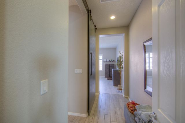 4014 Plaza Colina Lane NE, Rio Rancho, NM 87124