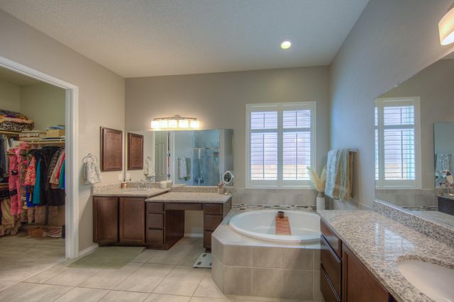 4014 Plaza Colina Lane NE, Rio Rancho, NM 87124