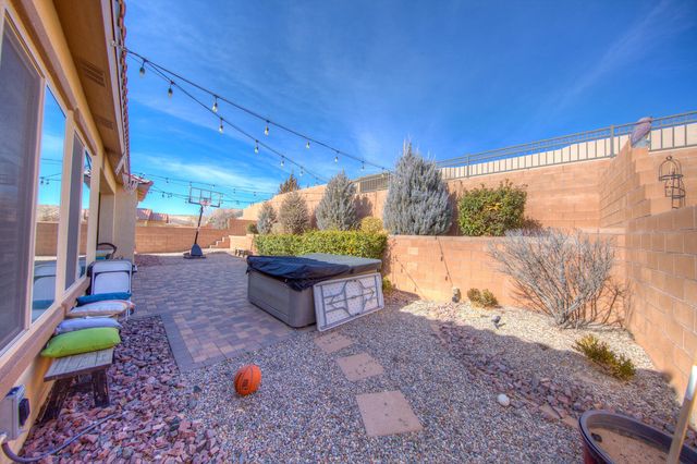 4014 Plaza Colina Lane NE, Rio Rancho, NM 87124