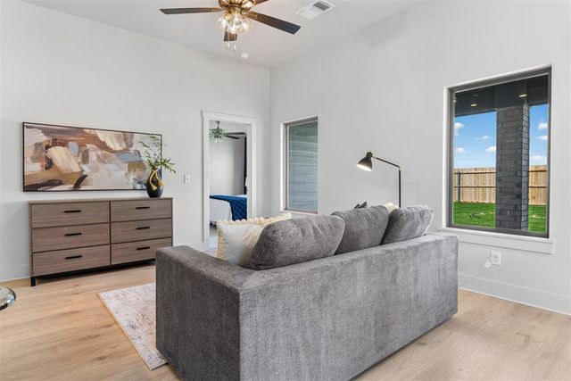 16001 Switchgrass Place, Moore, OK 73170
