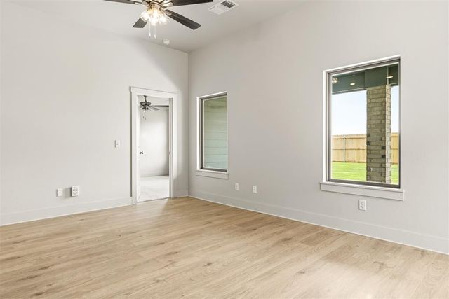 16001 Switchgrass Place, Moore, OK 73170