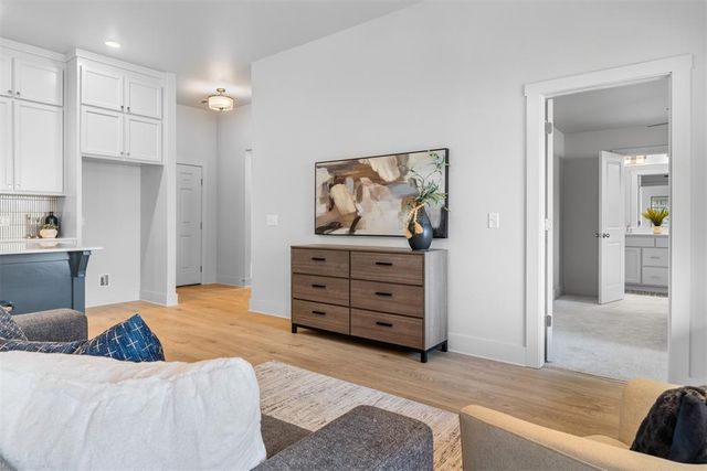 16001 Switchgrass Place, Moore, OK 73170