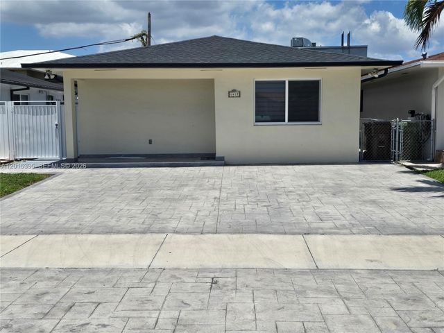 1417 W 40th St, Hialeah, FL 33012