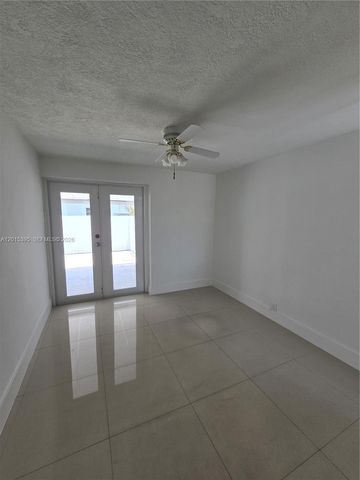 1417 W 40th St, Hialeah, FL 33012