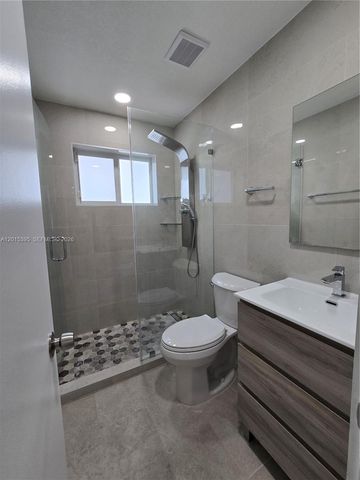 1417 W 40th St, Hialeah, FL 33012