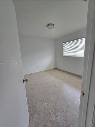 1417 W 40th St, Hialeah, FL 33012