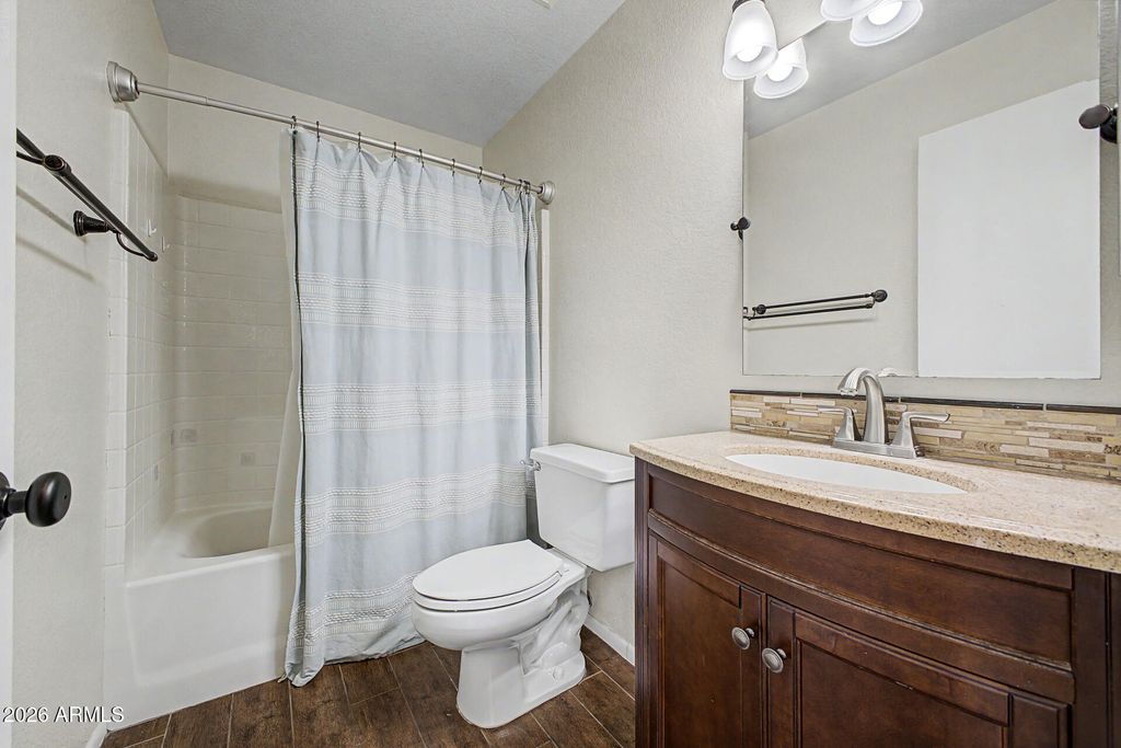Image 29 of property listing at 1014 W LEAH Lane, Gilbert, AZ 85233