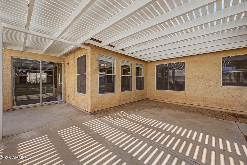 Image 32 of property listing at 1014 W LEAH Lane, Gilbert, AZ 85233