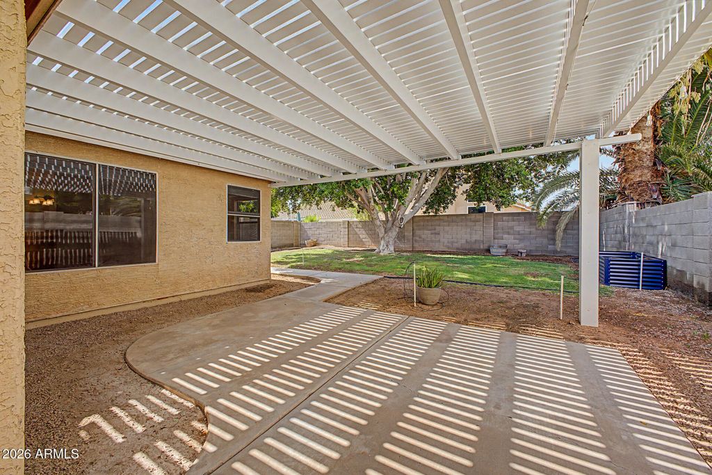 Image 35 of property listing at 1014 W LEAH Lane, Gilbert, AZ 85233