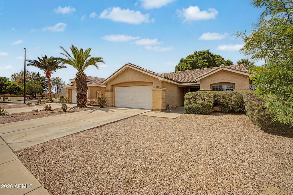 Image 36 of property listing at 1014 W LEAH Lane, Gilbert, AZ 85233