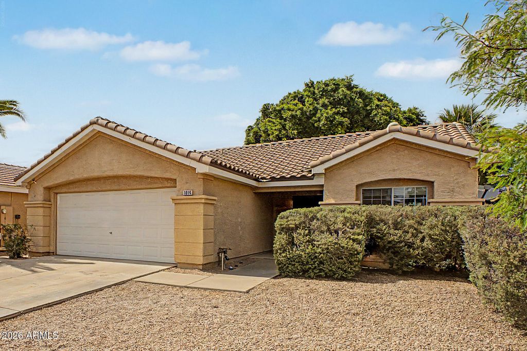 Image 37 of property listing at 1014 W LEAH Lane, Gilbert, AZ 85233