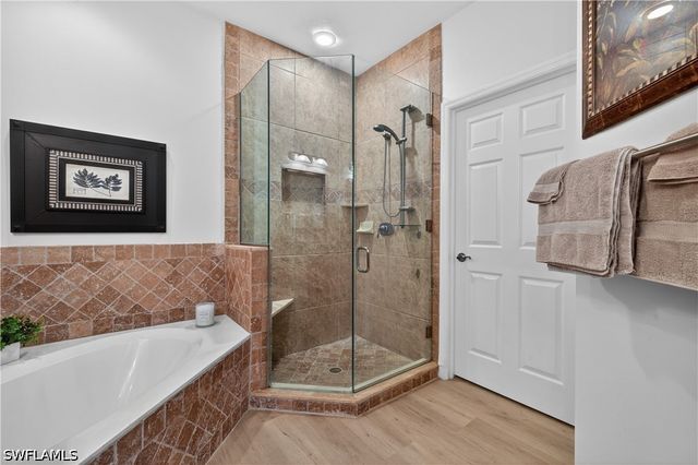5035 YACHT HARBOR DR 103, Naples, FL 34112