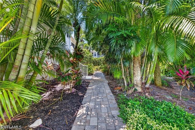 5035 YACHT HARBOR DR 103, Naples, FL 34112
