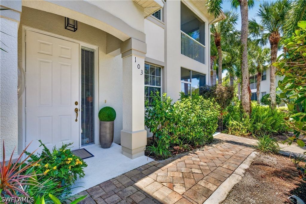 5035 YACHT HARBOR DR 103, Naples, FL 34112