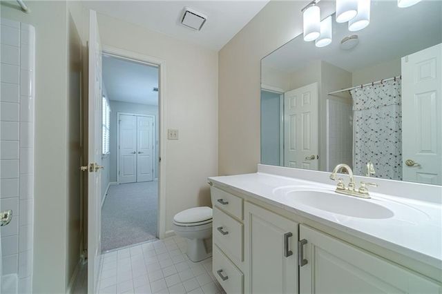 387 Coopers Pond Drive, Lawrenceville, GA 30044