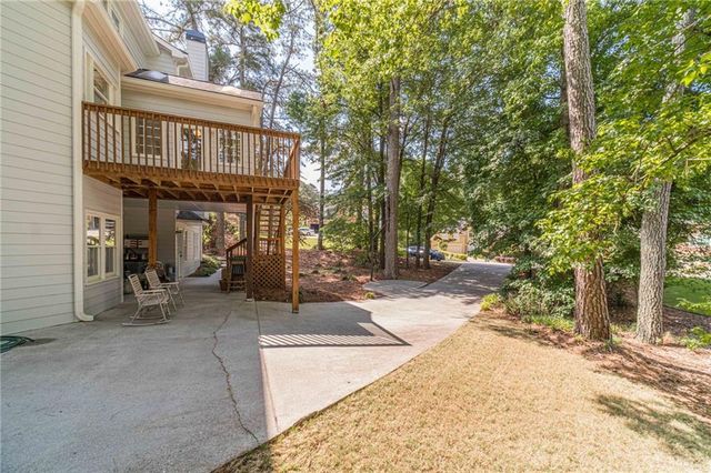 387 Coopers Pond Drive, Lawrenceville, GA 30044