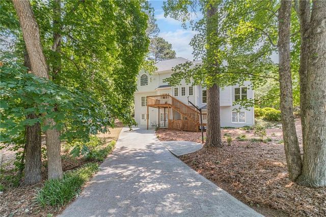 387 Coopers Pond Drive, Lawrenceville, GA 30044