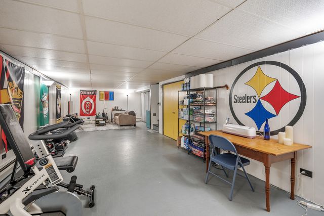 952 W Grant Drive, Des Plaines, IL 60016