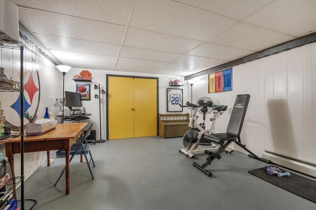 952 W Grant Drive, Des Plaines, IL 60016