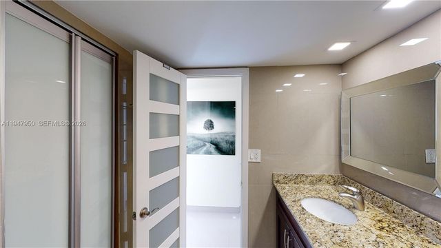 800 Parkview Dr 709, Hallandale Beach, FL 33009