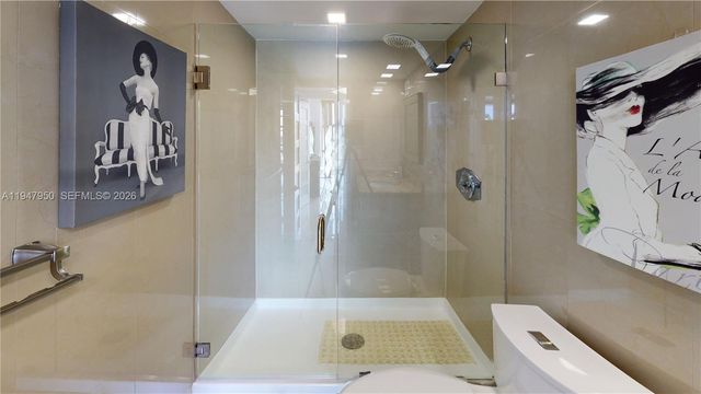 800 Parkview Dr 709, Hallandale Beach, FL 33009