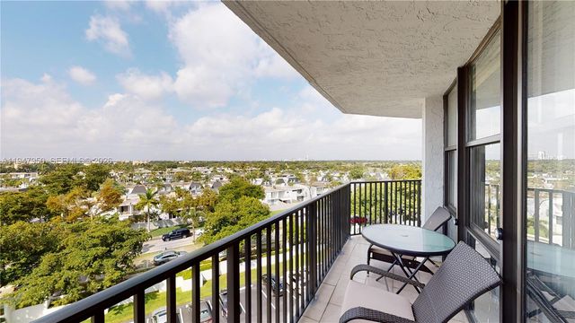 800 Parkview Dr 709, Hallandale Beach, FL 33009