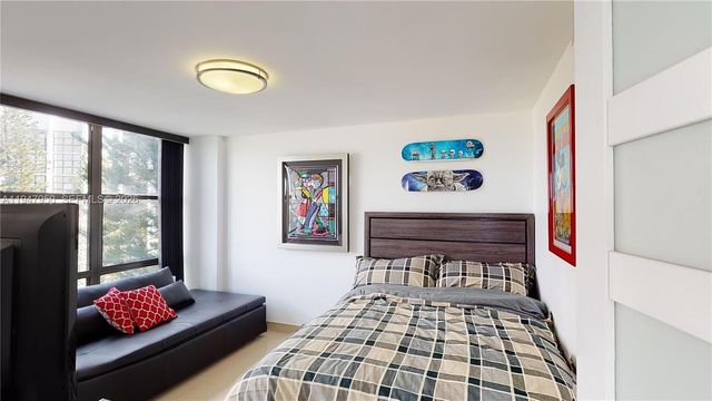 800 Parkview Dr 709, Hallandale Beach, FL 33009