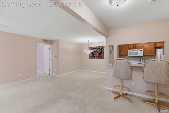 43427 Claremont Drive E, Clinton Charter Township, MI 48038