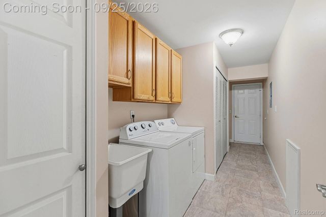 43427 Claremont Drive E, Clinton Charter Township, MI 48038