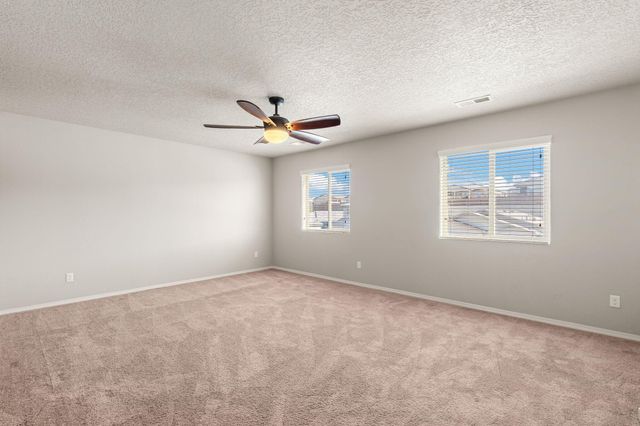 2061 Solara Loop NE, Rio Rancho, NM 87144