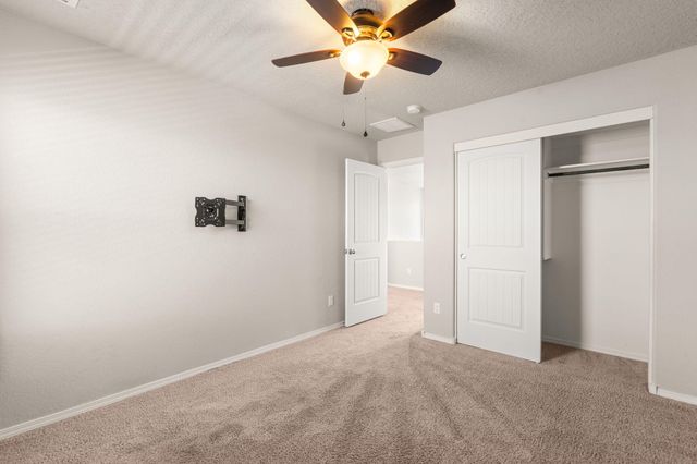 2061 Solara Loop NE, Rio Rancho, NM 87144