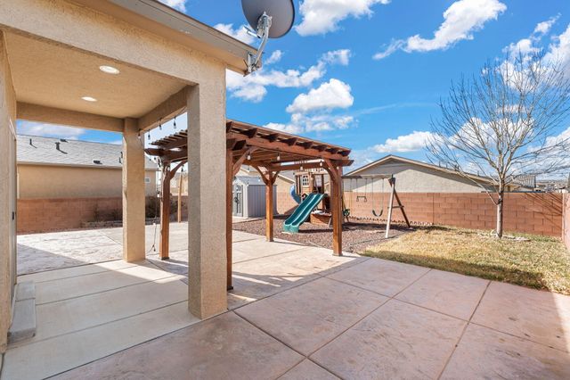 2061 Solara Loop NE, Rio Rancho, NM 87144