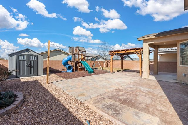 2061 Solara Loop NE, Rio Rancho, NM 87144