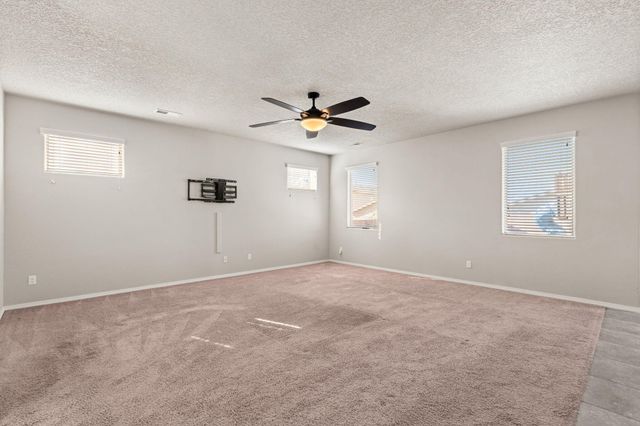 2061 Solara Loop NE, Rio Rancho, NM 87144