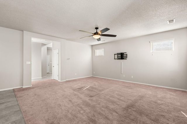 2061 Solara Loop NE, Rio Rancho, NM 87144