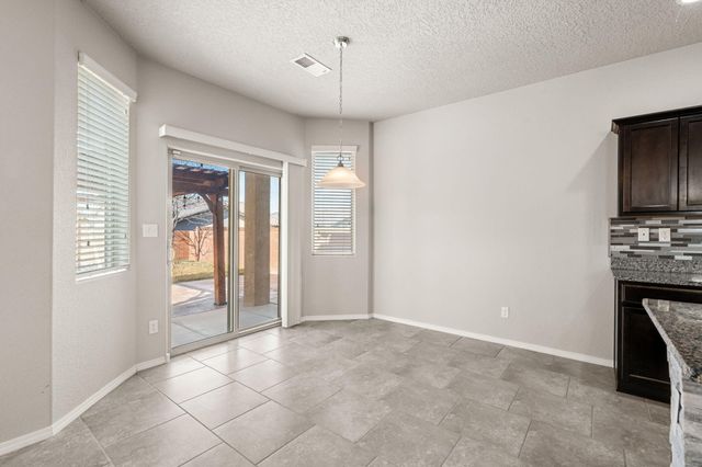 2061 Solara Loop NE, Rio Rancho, NM 87144