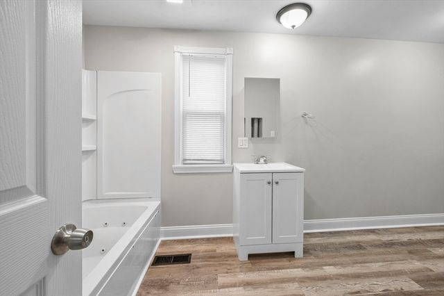 111 Gershom Ave 3, Lowell, MA 01854