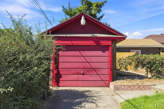 228 E GLASS Ave, Spokane, WA 99207