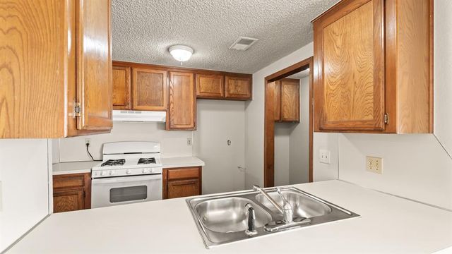 8607 S Drexel Place, Oklahoma City, OK 73159