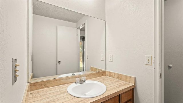 8607 S Drexel Place, Oklahoma City, OK 73159